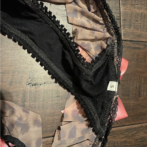 Trashy Lingerie Viola Leopard Print Ruffle Set - Picture 5 of 11